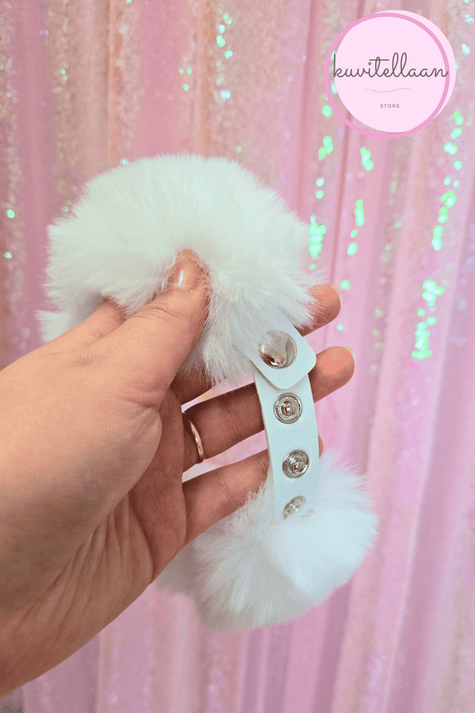 P&ouml;rr&ouml;inen valkoinen kaulanauha